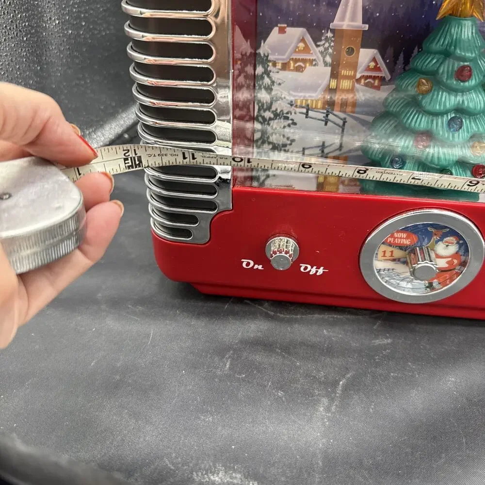 Mr. Christmas Radio North Pole Retro-Style Plays 12 Holiday Songs Lights Up Used